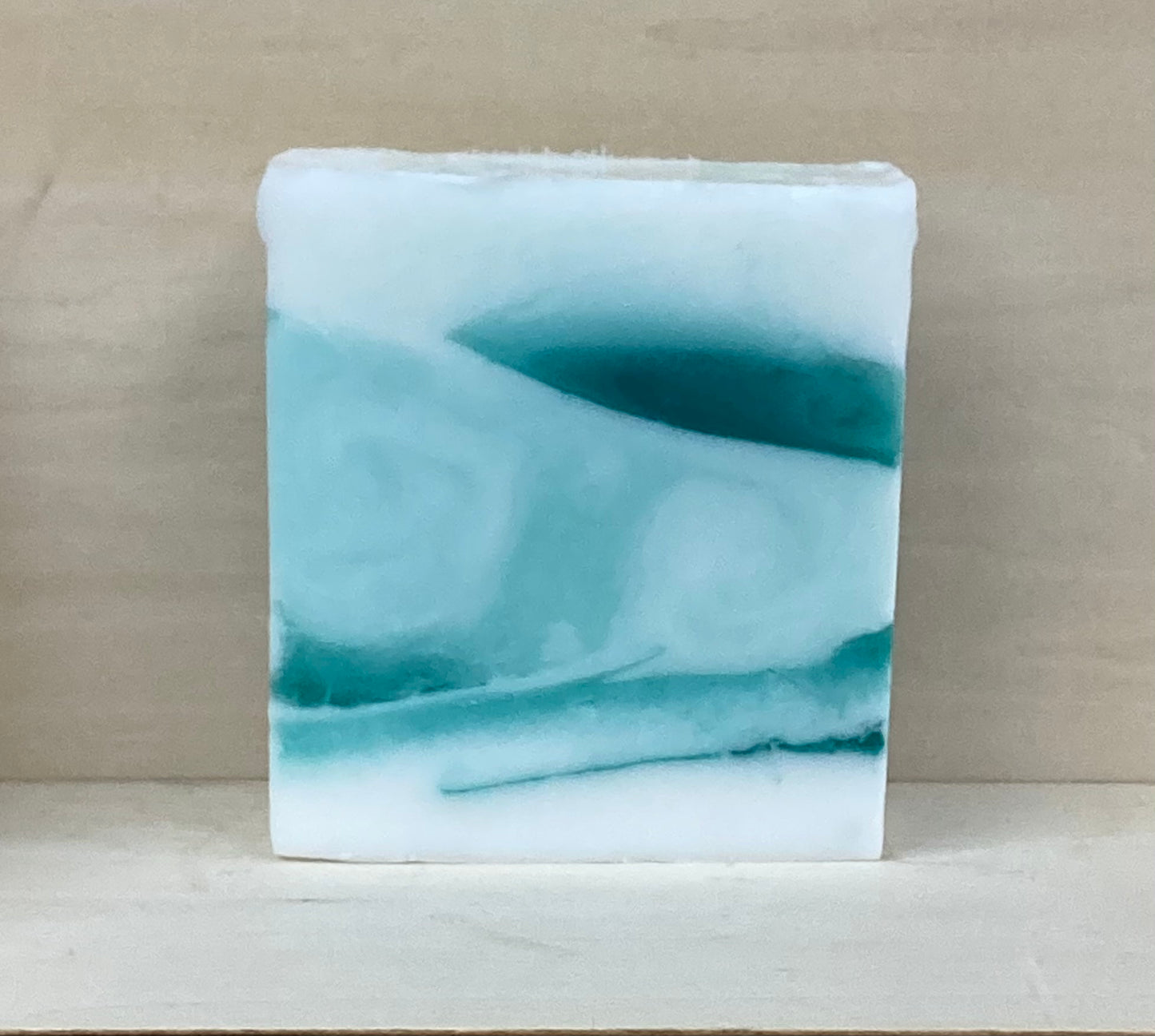 Eucalyptus Mint Goat's Milk Soap - 4oz.
Indulge your senses with this 4 oz bar of Eucalyptus Mint-scented Goat's Milk Soap.
Crafted to provide a luxurious, spa-like experience, this soap combines:
The refreshing, invigorating scent of eucalyptus and mint to awaken your senses.
The creamy, nourishing qualities of goat's milk for soft, pampered skin.
A soap crafted to deliver a luxurious, spa-like experience.
Perfect for self-care routines or as a thoughtful gift for someone special.
Transform your eve