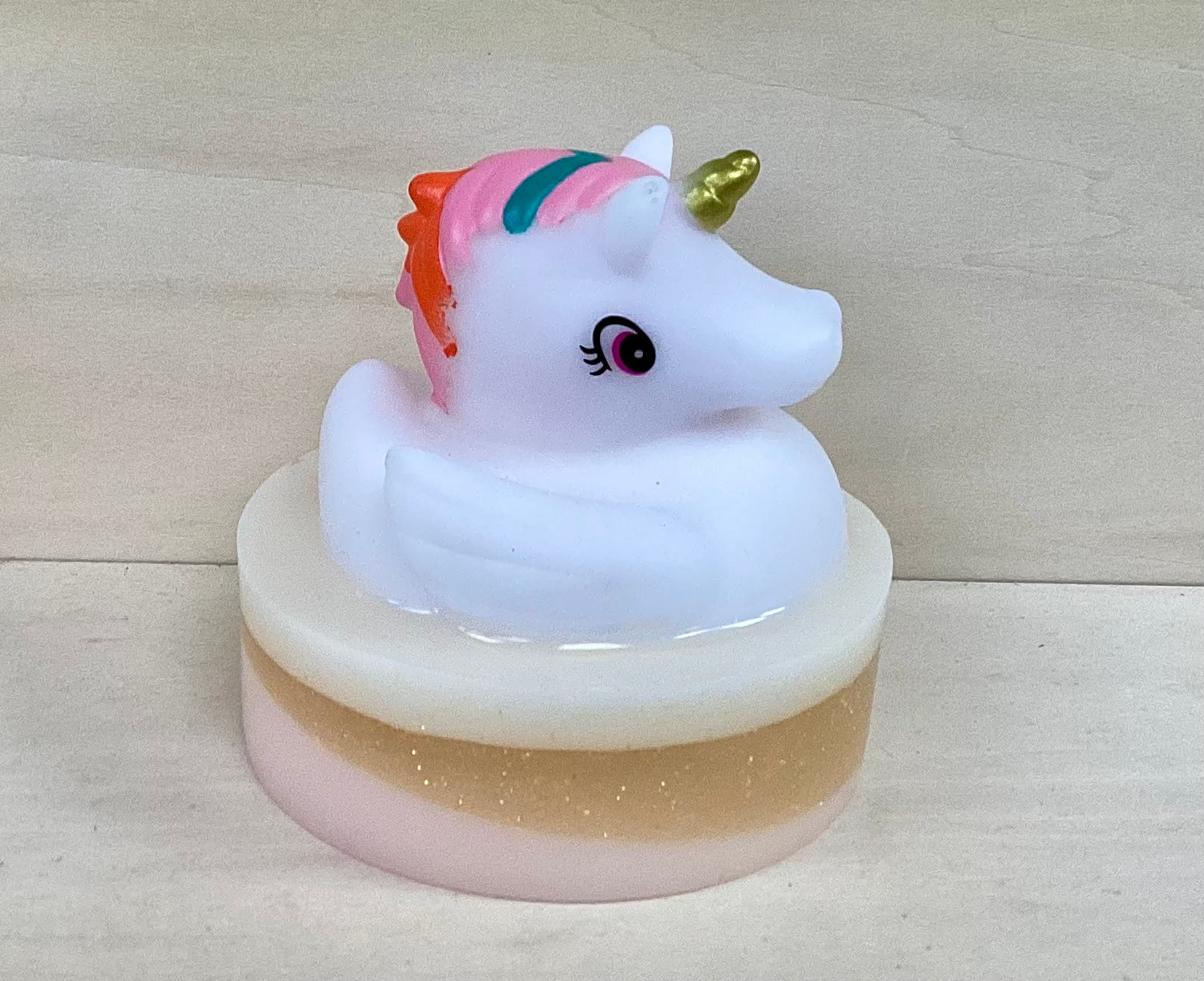 Sophie the Glittery Unicorn Splash & Play Soap - Bubble Gum
