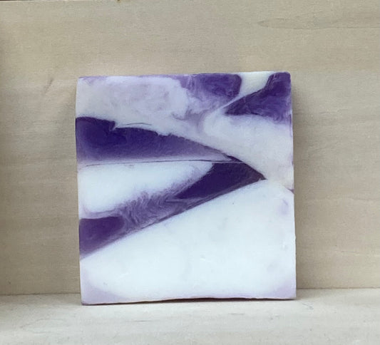 Indulge in the sweet and sophisticated fragrance of Black Raspberry Vanilla with this moisturizing 4 oz bar of Goat’s Milk Soap. This luxurious scent blends the rich, fruity notes of black raspberry with the warm, creamy aroma of vanilla, transforming your bath into a soothing and indulgent retreat.
