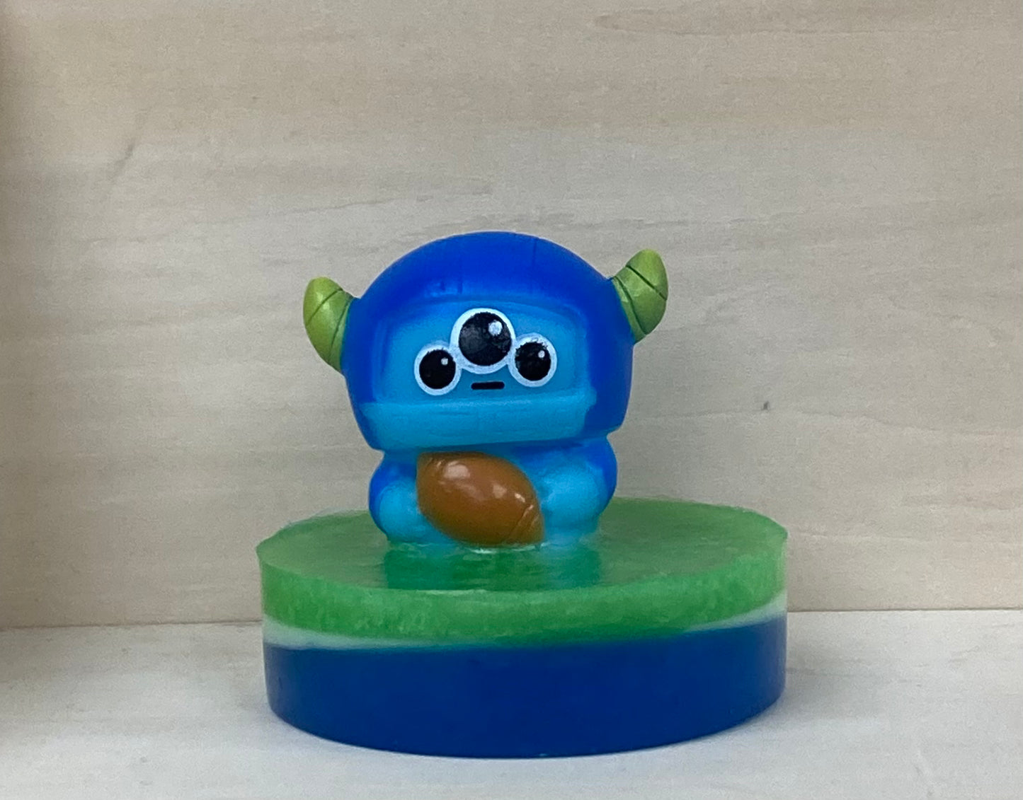 Get Ready for a Touchdown with Blitz the Football Monster Bath Buddy!
Make bath time an action-packed game with Blitz, the Football Monster Bath Buddy! This energetic, touchdown-loving monster is ready to turn your tub into the ultimate end zone celebration. Scented like sweet Fruit Loops, Blitz sits atop a handcrafted bar of nourishing shea butter and glycerin soap, bringing fun and a delightful cereal scent to every bath.
Features:
Handcrafted shea butter and glycerin soap
Exciting Fruit Loops fragrance