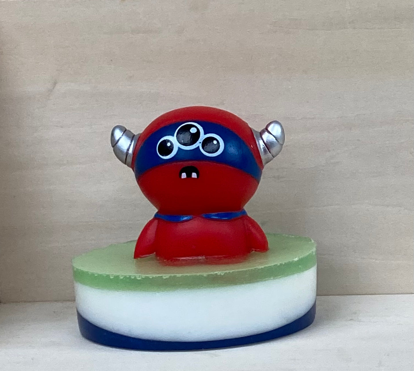 Blast Off with Cosmo – The Soapiest Space Explorer!
3…2…1… LIFTOFF! Cosmo is ready for an intergalactic adventure—straight to your bathtub! This brave astronaut Bath Buddy loves exploring the farthest reaches of the soapy universe, splashing through cosmic bubbles and discovering new planets made of foam. With his adventurous spirit and love for everything sudsy, Cosmo is always on a mission to make bath time out of this world!
And what’s that delightful, fruity scent filling the air? It’s Candy Crush—Cos