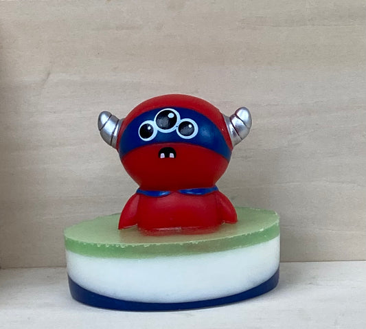 Blast Off with Cosmo – The Soapiest Space Explorer!
3…2…1… LIFTOFF! Cosmo is ready for an intergalactic adventure—straight to your bathtub! This brave astronaut Bath Buddy loves exploring the farthest reaches of the soapy universe, splashing through cosmic bubbles and discovering new planets made of foam. With his adventurous spirit and love for everything sudsy, Cosmo is always on a mission to make bath time out of this world!
And what’s that delightful, fruity scent filling the air? It’s Candy Crush—Cos