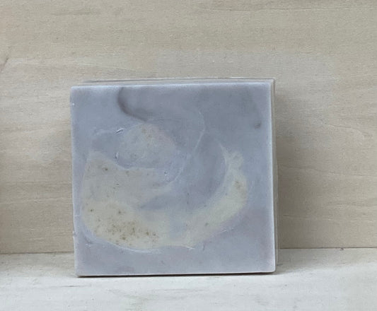 Bay Rum Goat's Milk Soap with Oatmeal Exfoliant
Transform your bath time into a refreshing spa experience with our Bay Rum Goat’s Milk Soap with Oatmeal Exfoliant. This 4-oz handcrafted soap blends the warm, spicy scent of bay rum with the nourishing properties of goat’s milk and the gentle exfoliation of oatmeal. Perfect for a rejuvenating cleanse that leaves your skin feeling smooth and moisturized.
Features:
4 oz bar of goat’s milk soap
Infused with the classic, invigorating scent of Bay Rum for a bol