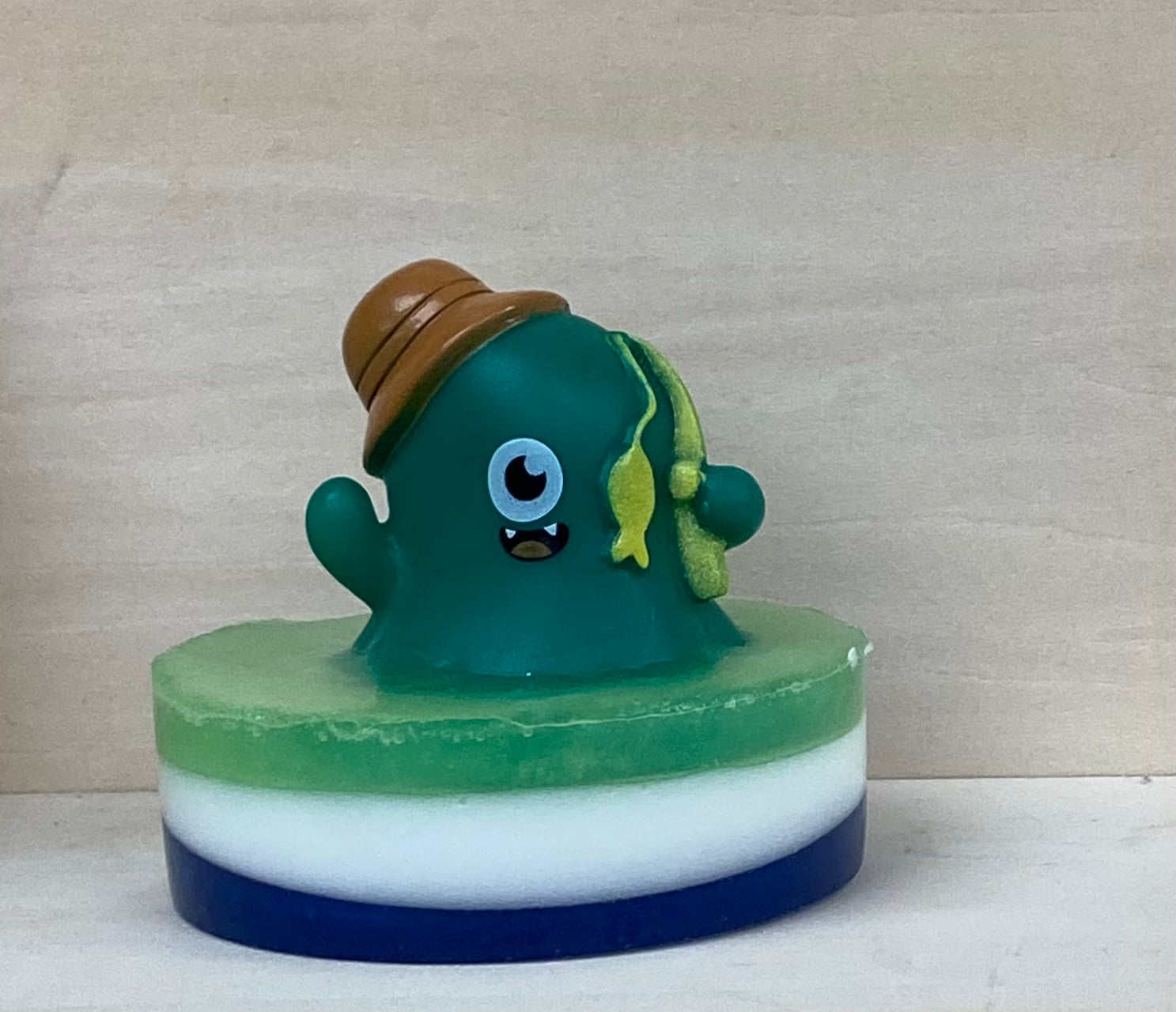 Meet Otto – The Fishermonster of the Bubbling Seas!

Grab your fishing pole (or just your rubber ducky) because Otto is ready to cast his line and reel in some fun! This friendly monster loves to fish, and there’s no better fishing spot than the soapy, sudsy waters of your bathtub! With his big grin and love for adventure, Otto is always on the lookout for the biggest catch of the day—whether it’s a toy boat, a handful of bubbles, or just a good time!

And what’s that? The air smells like Candy Crush! That’