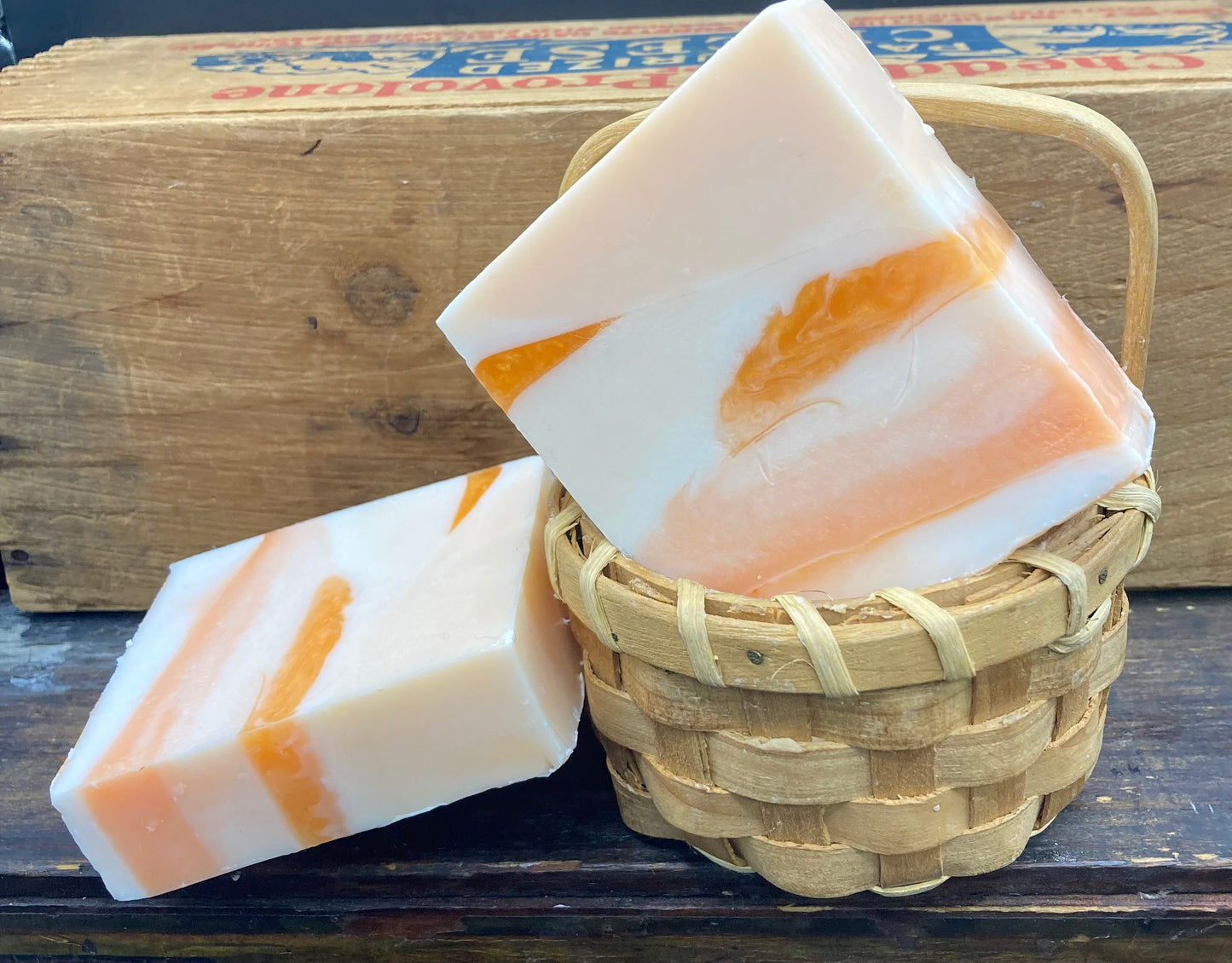 This is a 4 oz bar of Pumpkin Spice scented Goats Milk Soap.  The bar also includes Olive Oil and Aloe for a classic scent in a moisturizing bar of soap.  It makes bathtime a spa-like experience!